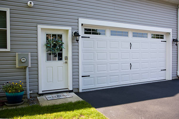 24/7 Emergency Garage Door Panel Replacement experts in Crestwood Village, NJ